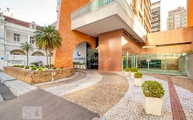 Central Station com garagem e piscina!